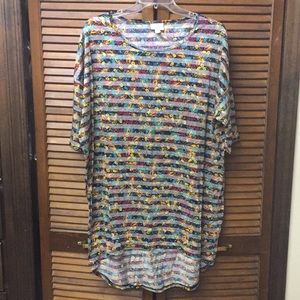 🌈 LuLaRoe colorful top